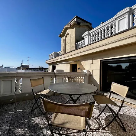 דירה Big Duomo View Sailboat-inspired Penthouse *