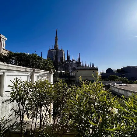 דירה Big Duomo View Sailboat-inspired Penthouse
