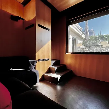 Big Duomo View Sailboat-inspired Penthouse Milão